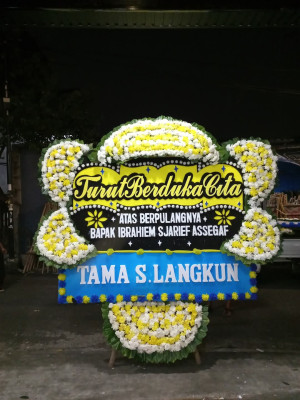 Papan Bunga Duka di Toba
